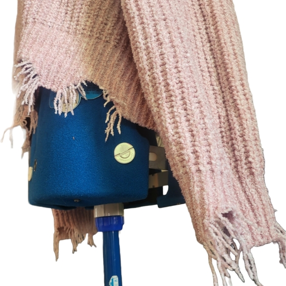 Ultra Flirt V-Neck Mauve Crop Sweater w/Raw Destructed Hem & Neck-line sz Lg EUC - Picture 3 of 4